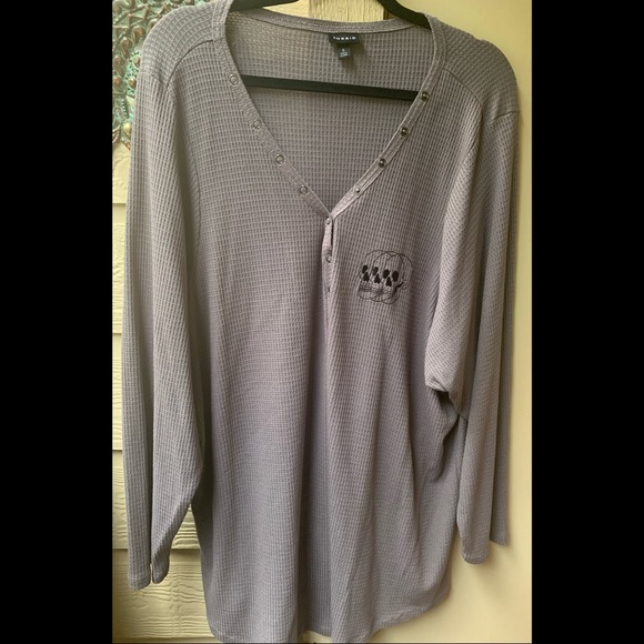 Torrid Long sleeve waffle knit skull shirt